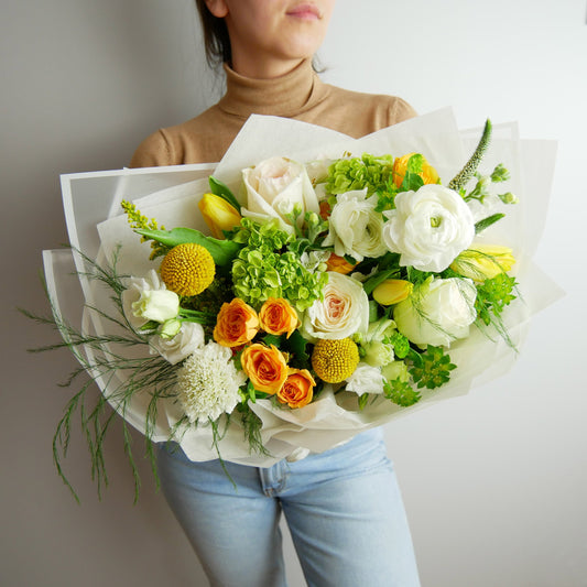 White and yellow bouquet